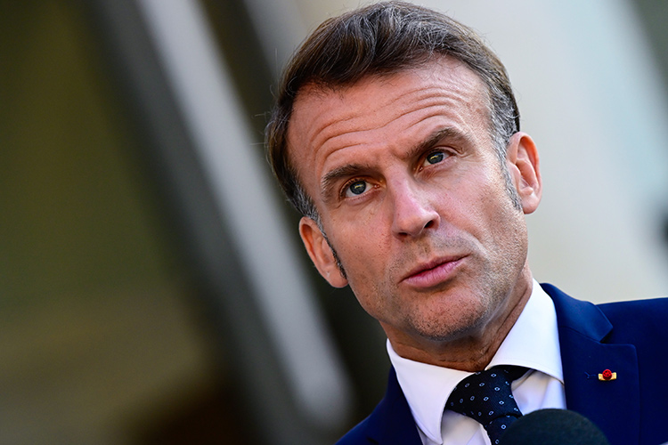 «О переговорах Путина с Макроном преждевременно говорить. Пока нет данных о каких-то результатах российско-французского диалога»