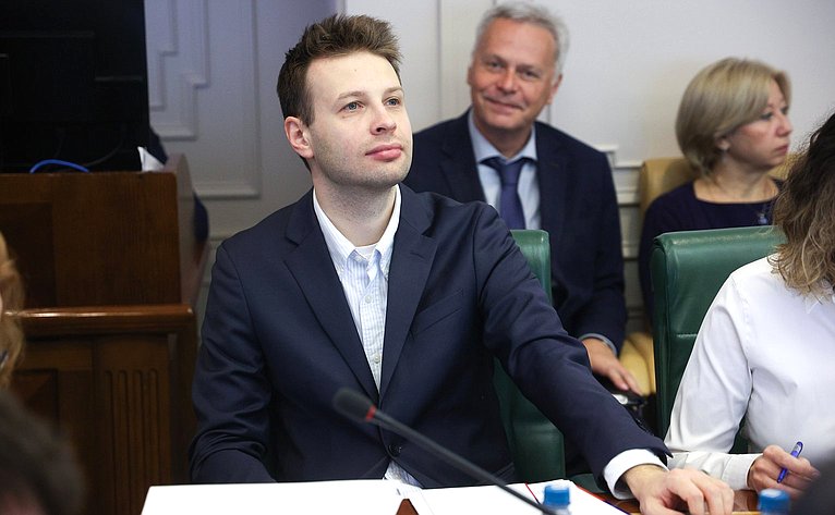 Круглый стол Комитета СФ по международным делам совместно с Комитетом СФ по конституционному законодательству и государственному строительству «Юрисдикция международных судебных и арбитражных органов в отношении Российской Федерации»