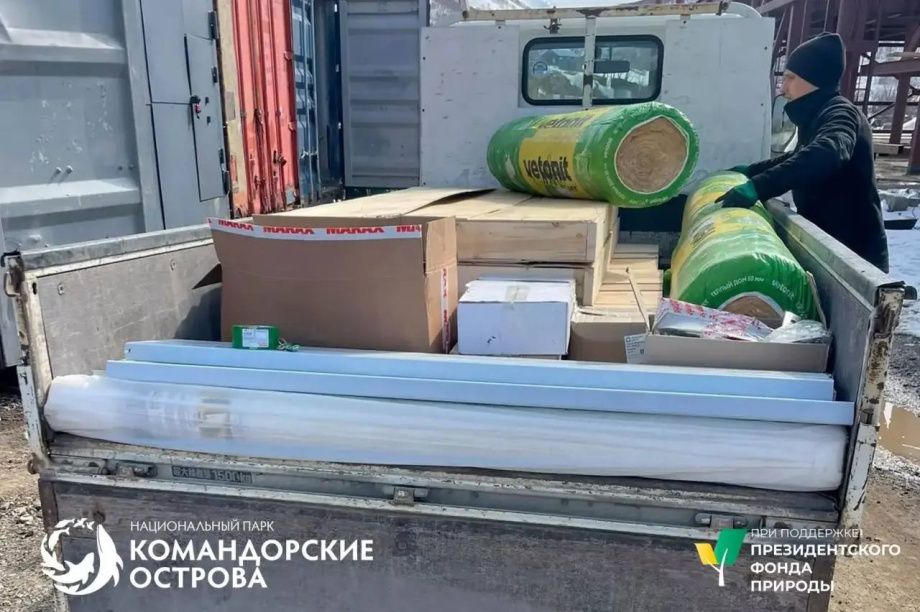 Песцы, стройка и тонны тушёнки: учёные штурмуют необитаемый остров Медный. Фото: Национальный парк 