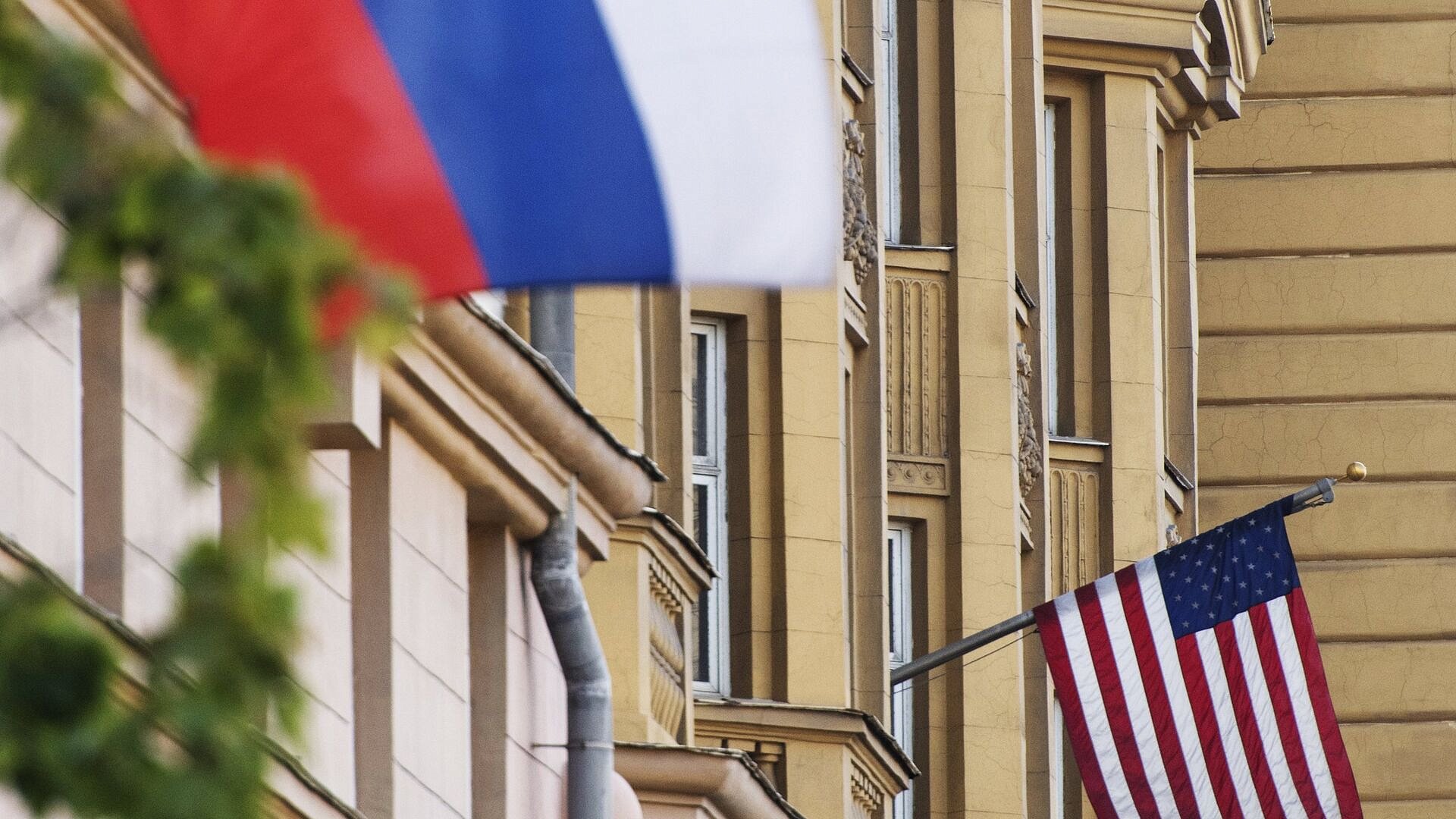 США проявляют позитивный настрой в отношениях с Россией, заявил посол
