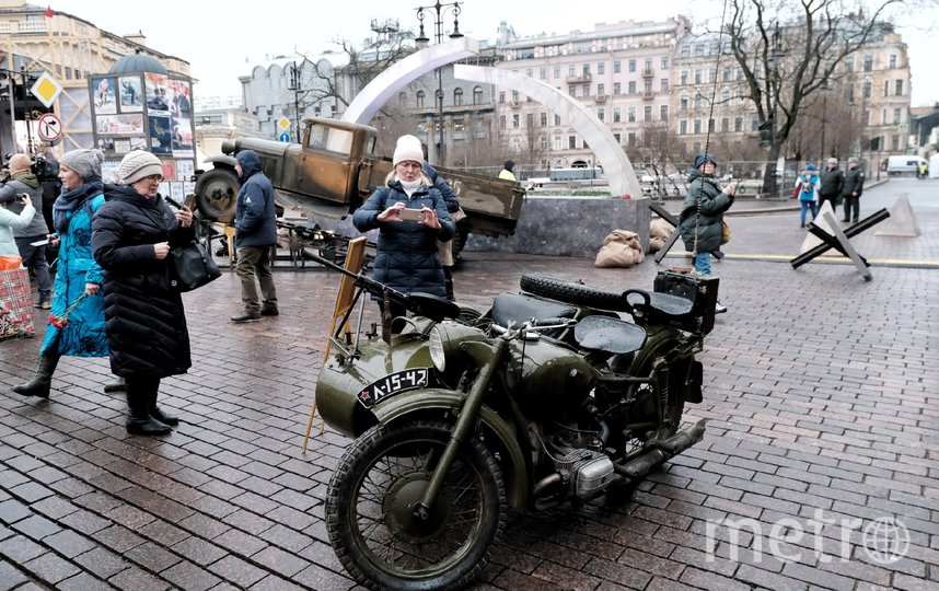 манежная площадь спб блокада. музей прорыв блокады ленинграда. блокадные улицы на манежной площади. манежная площадь о блокаде ленинграда. цирк на манежной площади спб.
