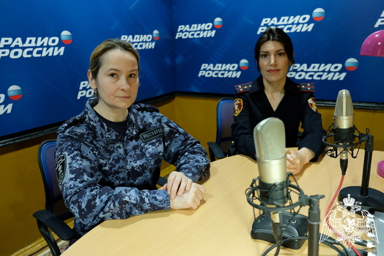 Офицеры Росгвардии рассказали в эфире дагестанского радио о своих дедах – участниках Великой Отечественной войны