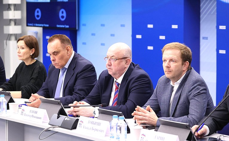 Заседание Комиссии Совета Федерации по развитию креативных (творческих) индустрий и народных художественных промыслов в РФ