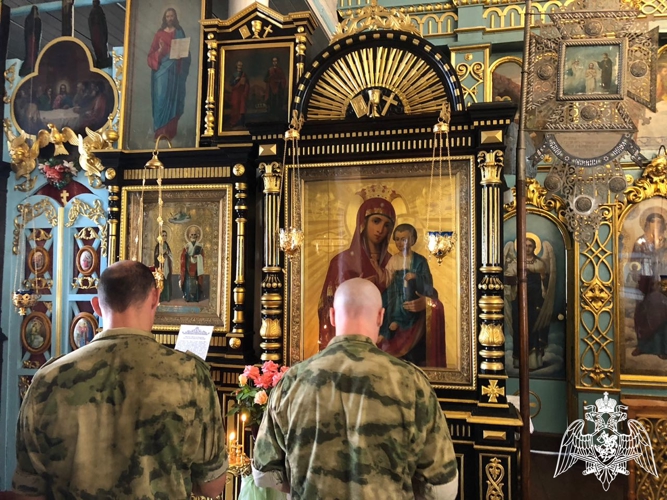 Ветераны и военнослужащие Росгвардии приняли участие в божественной литургии в честь Святого Георгия Победоносца