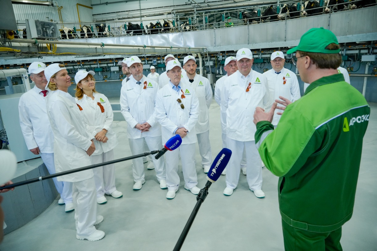 Делегация высокого уровня оценила работу молочного комплекса АГРОЭКО