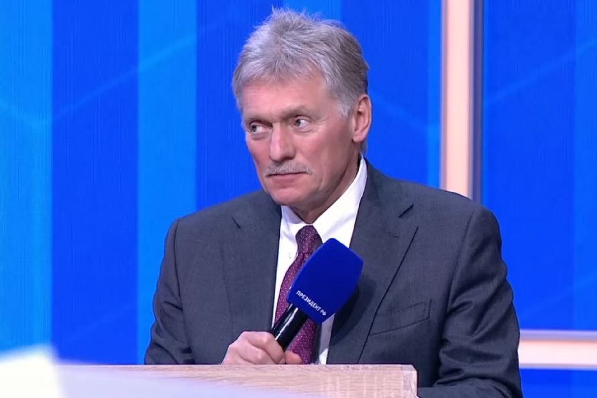 Песков опроверг слухи об отмене парада Победы в Москве