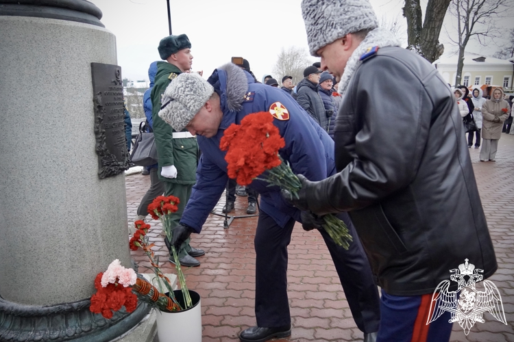 Представители Росгвардии почтили память Героев Отечества в Костроме