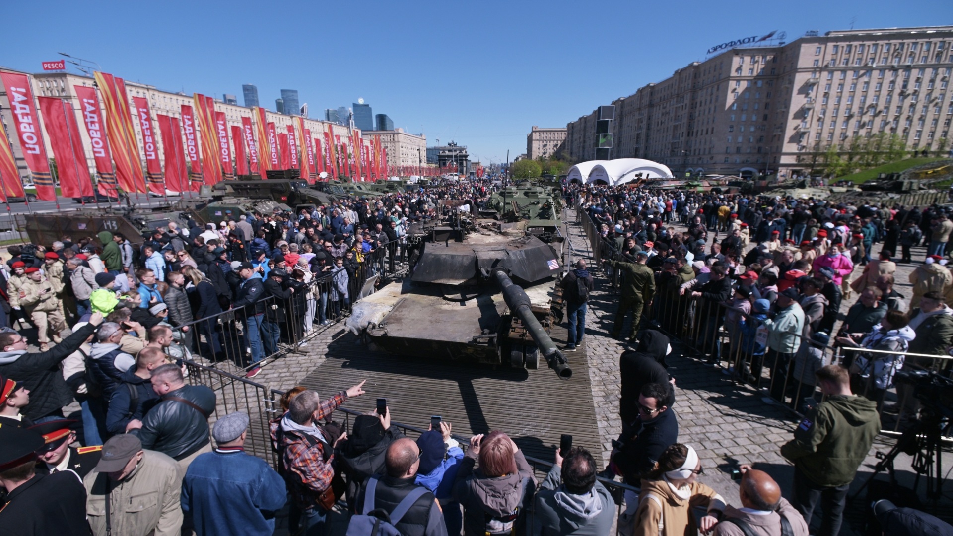Выставка трофейной техники в Москве вызвала настоящий ажиотаж