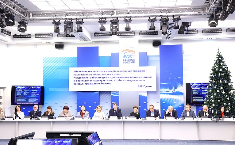 Заседание Комиссии Совета Федерации по развитию креативных (творческих) индустрий и народных художественных промыслов в РФ