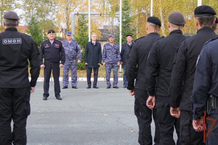 Посвященные Дню образования ОМОН торжественные мероприятия прошли в Уральском округе Росгвардии