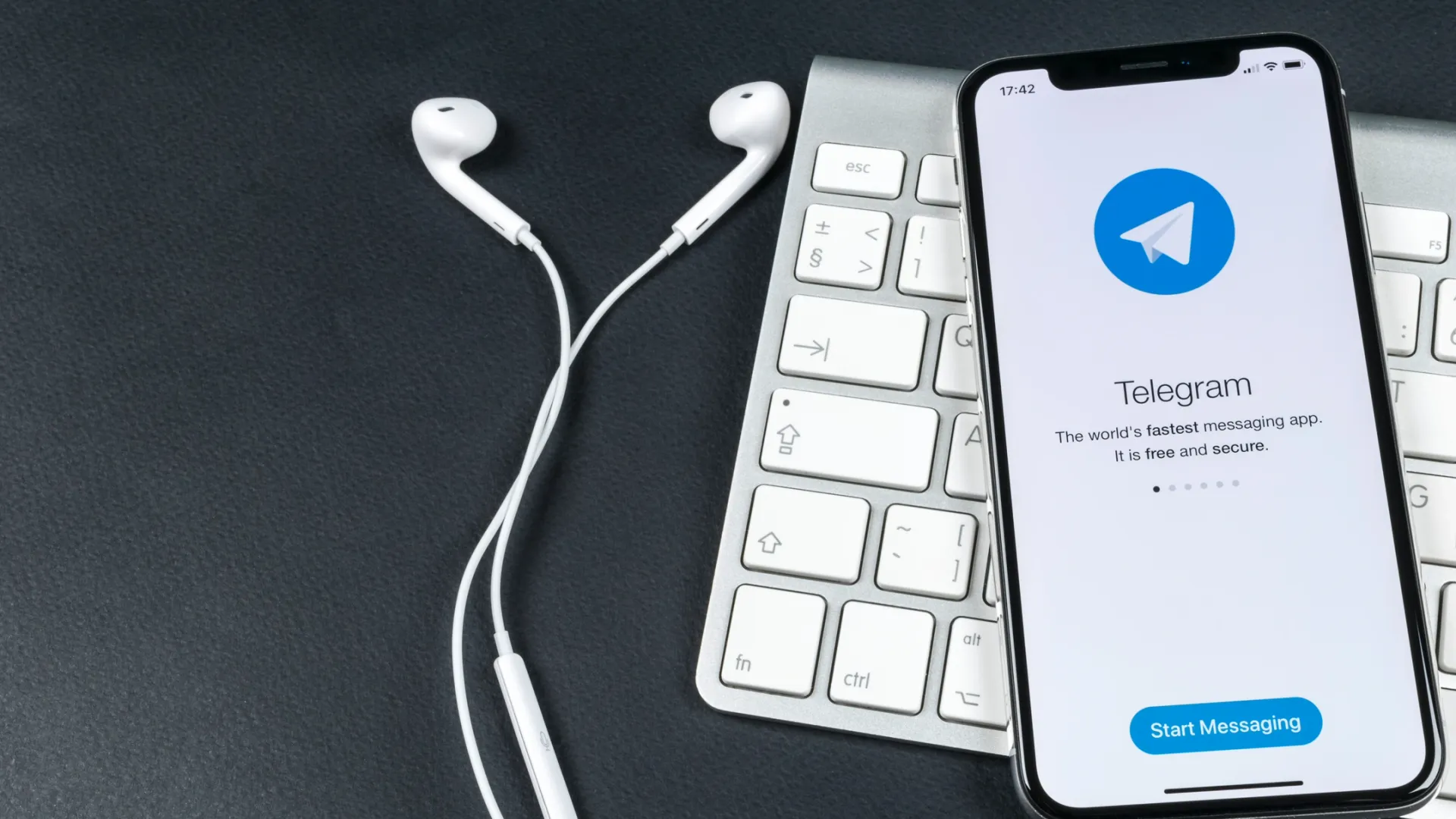 Заставка на телеграм. Смартфон телеграм. Телеграм чат. Start messaging. Фото для телеграмма.