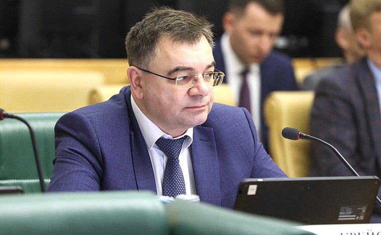 Заседание Комитета Совета Федерации по конституционному законодательству и государственному строительству