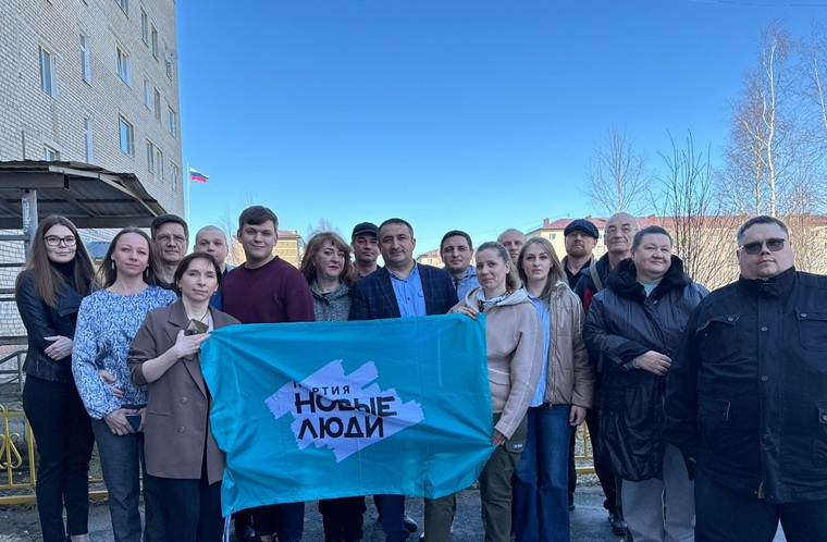 Никита Лескин и Халид Таги-Заде на открытии местного отделения партии «Новые люди» в Мегионе