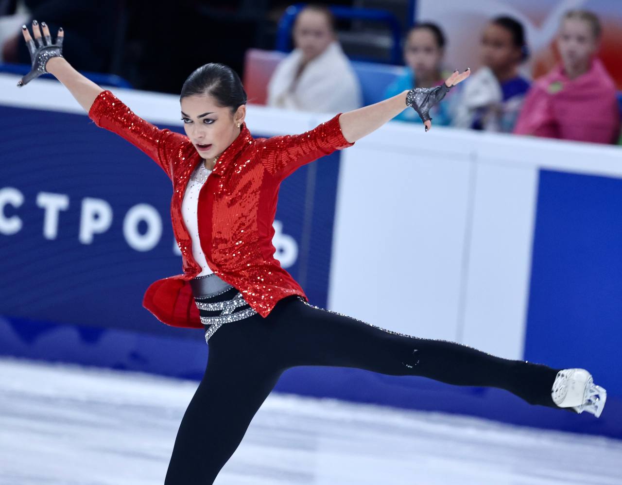 Идеальные фото российских фигуристок: стартовал Гран-при «Звезды Магнитки»