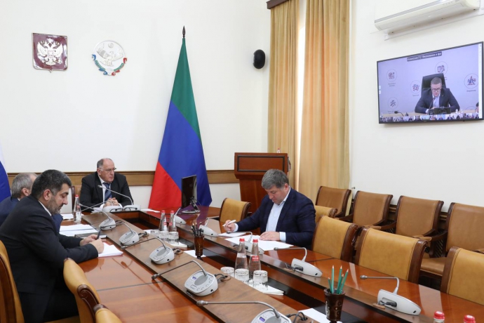 Абдулмуслим Абдулмуслимов принял участие в заседании комиссии Госсовета по направлению «Экономика и финансы»