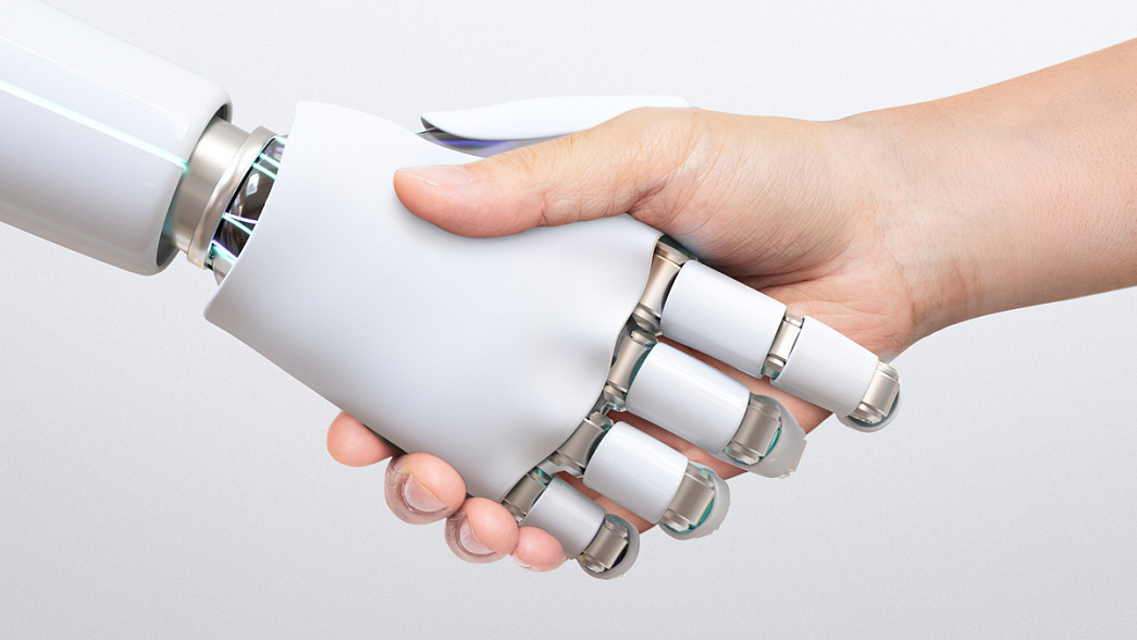 Владимирцу бесплатно установили роботизированный протез руки