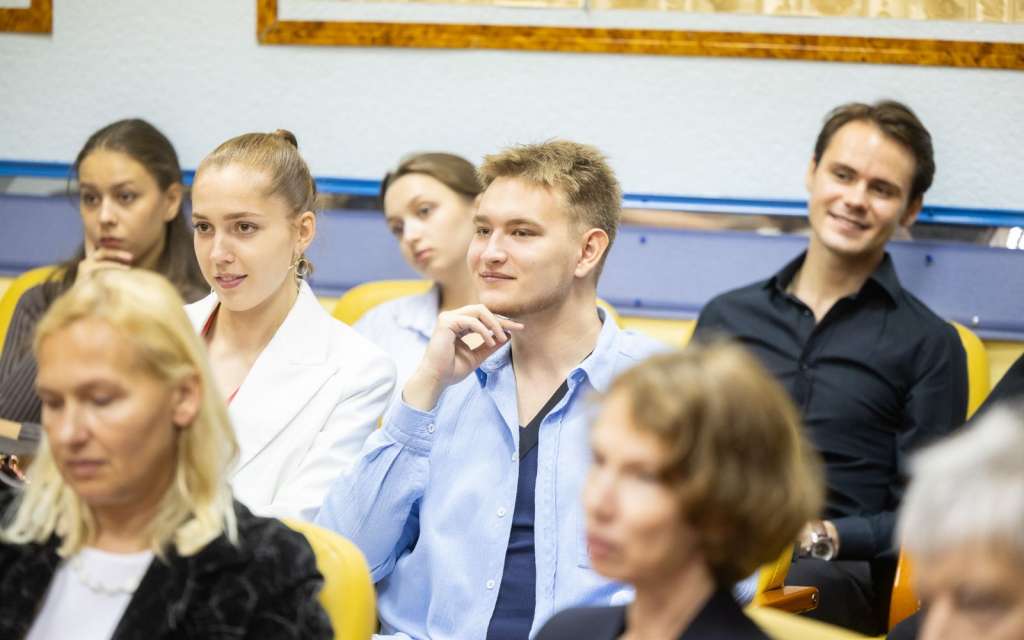 два.jpg