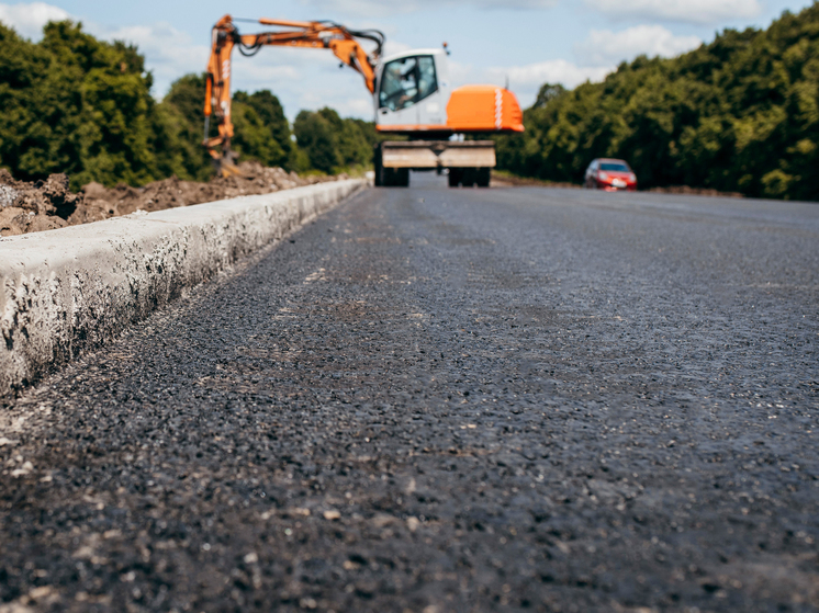 Движение вперед: как на Сахалине строят и ремонтируют дороги