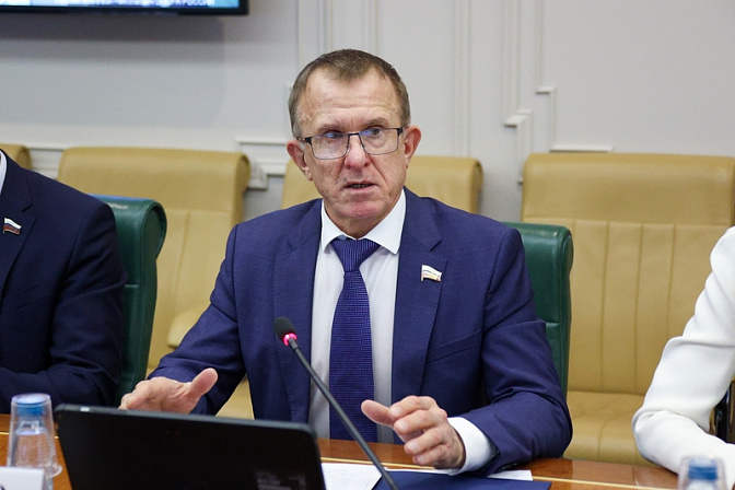 сенатор рф член совета федерации владимир кравченко 