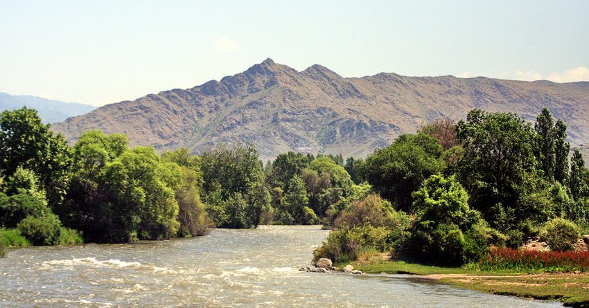 Казахстан просит воду у Кыргызстана