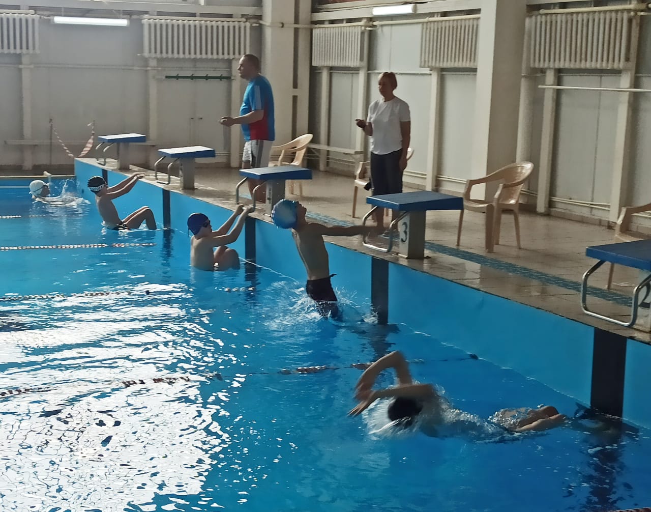 Бассейн лазурный никольск пензенская область. Соревнования по плаванию среди юниоров 2023г. Бассейн никольск. Спортивное плавание никольск. Бассейн никольск.