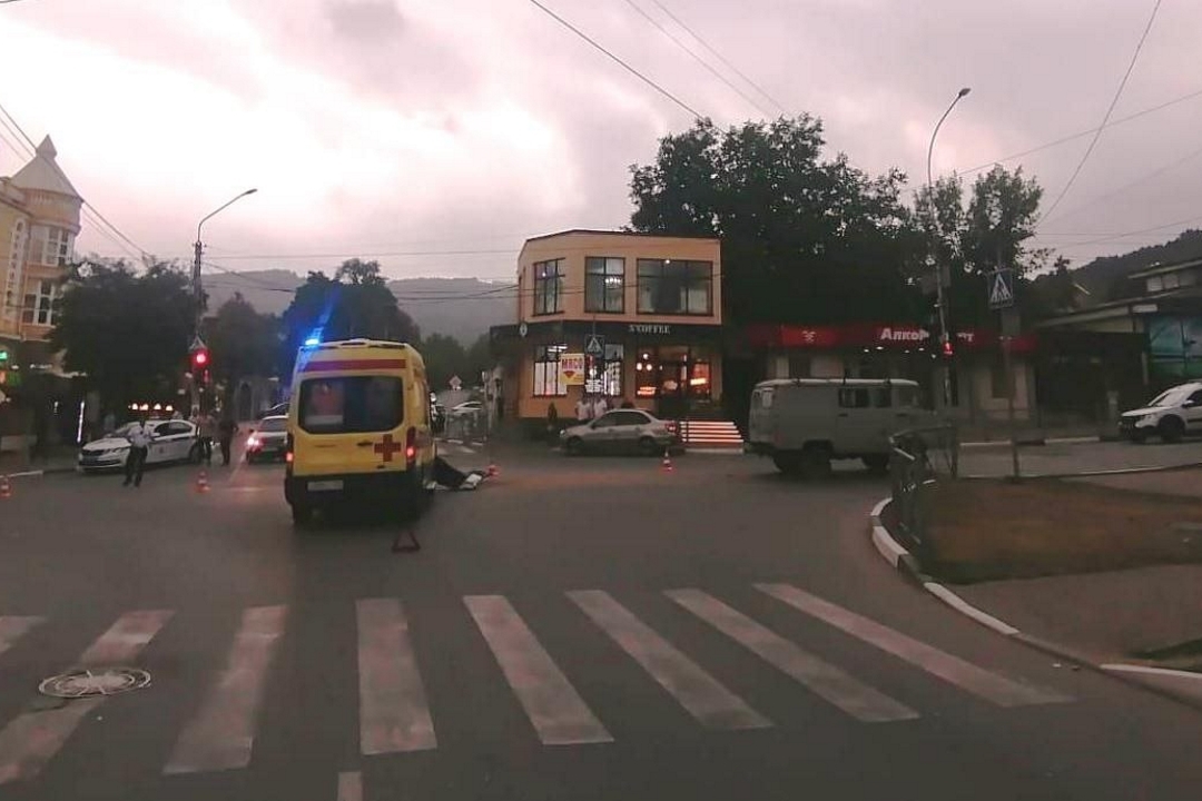 Арена кисловодск спорткомплекс. Происшествия в кисловодске за последние сутки 2022 года. Что происходит в кисловодске сегодня. Полицейская машина на улице. Происшествия в кисловодске.