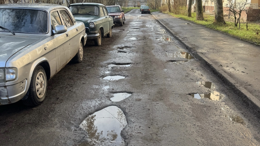 Жители Обнинска массово жалуются на ямы во дворах