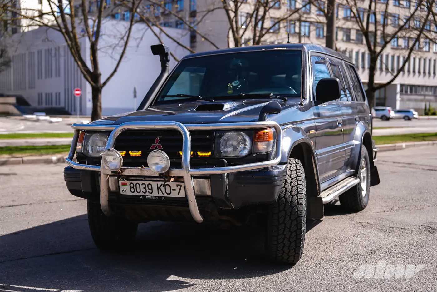 «Это был типичный перекупский вариант, но я влюбился»: история 30-летнего Mitsubishi Pajero
