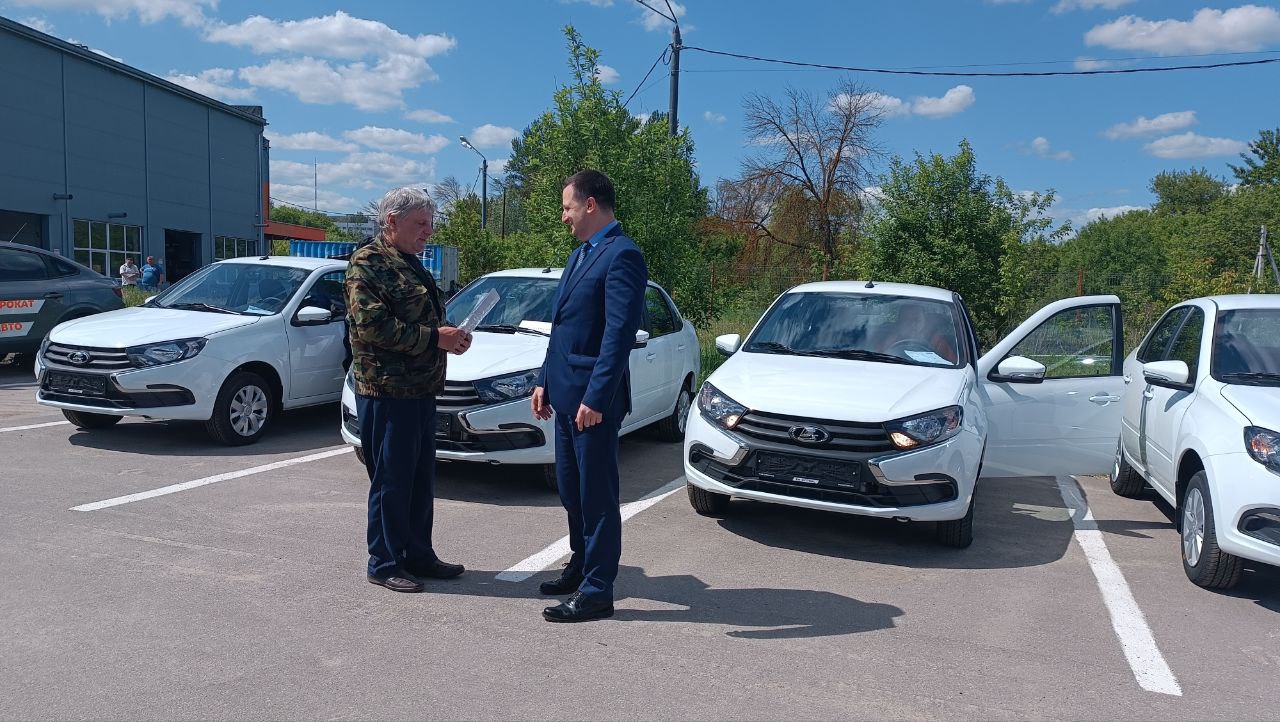 Автомобиль от государства для инвалидов. Регион 04 автомобильный. 001 Фото машин. Фото автомобиля 19 миллионов рублей.