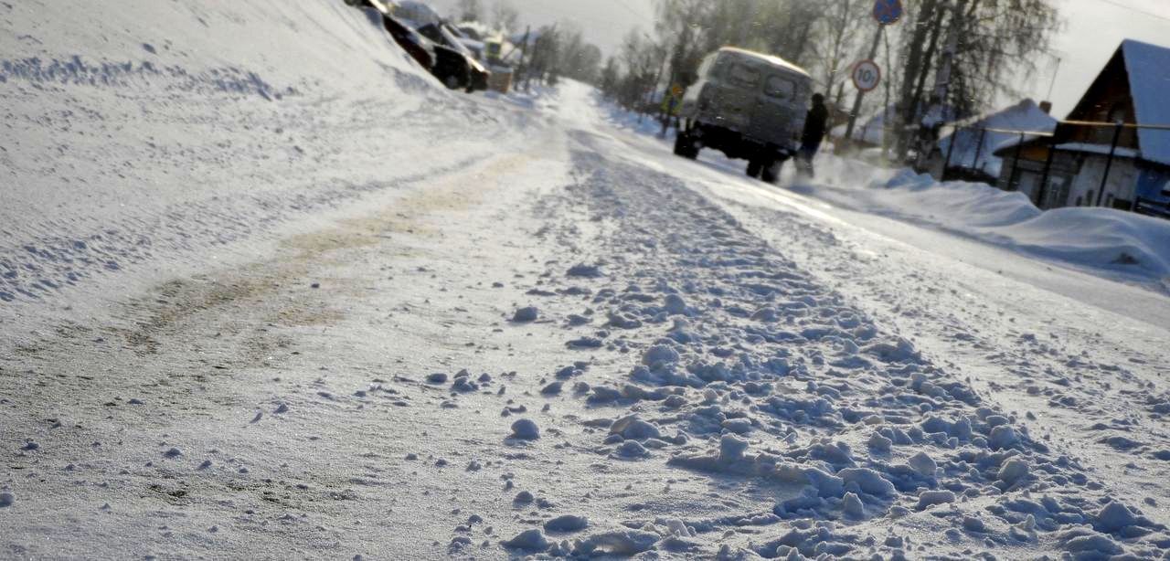 В Карпинске нашли подрядчика для зимнего содержания дорог и вывоза снега