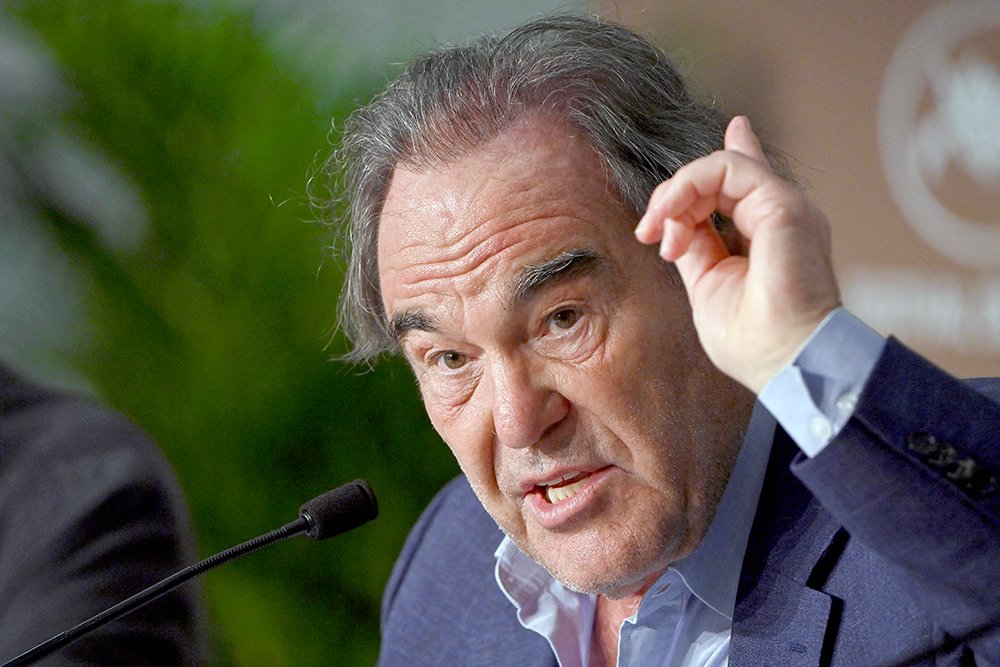 Американский журналист стоун. Оливер стоун. Оливер стоун фото. Американский журналист стоун. Оливер стоун.