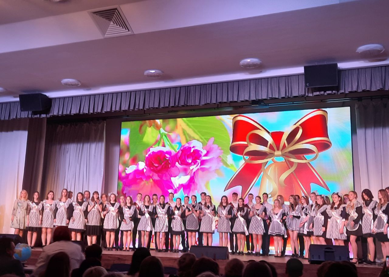 С выпускным из детского сада. Скоро в школу. Школа звучи. Звук выхоопа школа карок. Школа звучи.