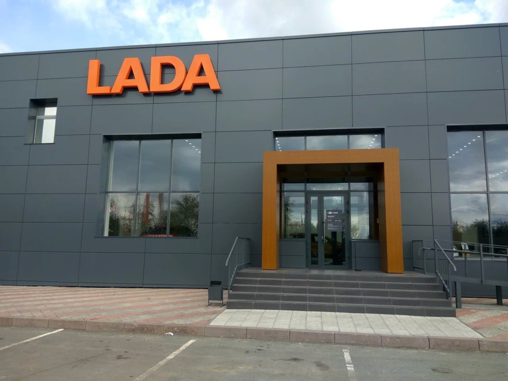 Lada Niva Travel появились у дилеров в новых цветах «Платина» и «Борнео»