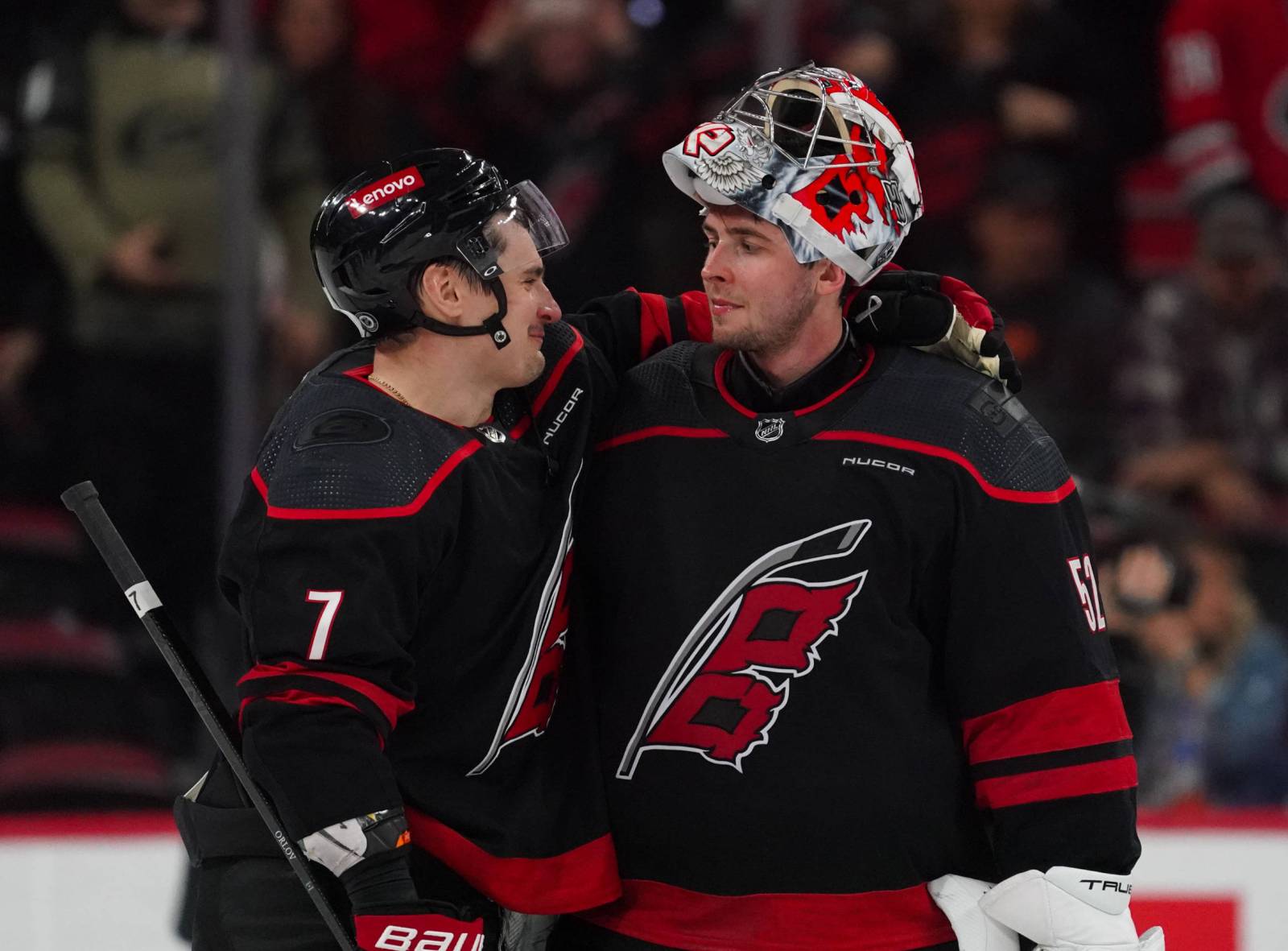 29 сэйвов Кочеткова помогли «Каролине» обыграть «Бостон»