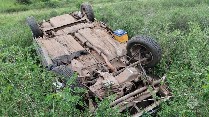В Бузулукском районе в аварии погиб водитель ВАЗа и один человек пострадал