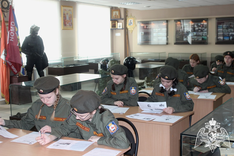 В Нижегородской области «Диктант Победы» поддержали росгвардейцы и кадеты