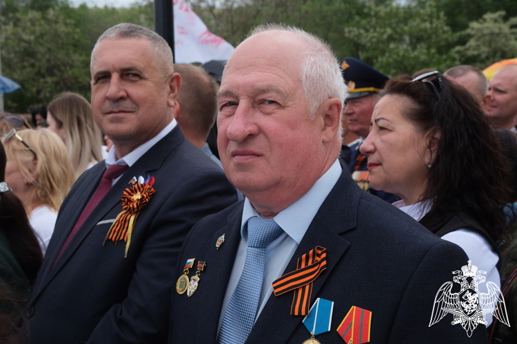 При участии Росгвардии в Астрахани открыли стелу «Город трудовой доблести»