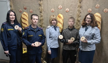 Сотрудники филиала по Володарскому району УИИ и несовершеннолетний осужденный посетили «Володарский музейный центр»