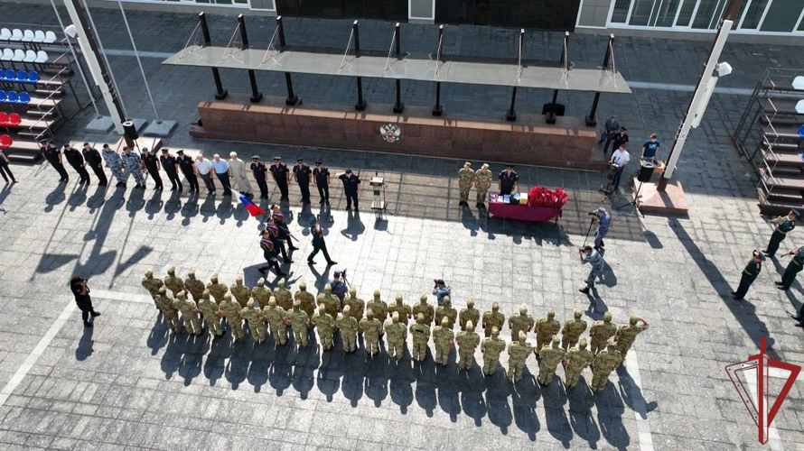 Вернувшийся из районов СВО сводный отряд спецназа Росгвардии встретили в Москве 