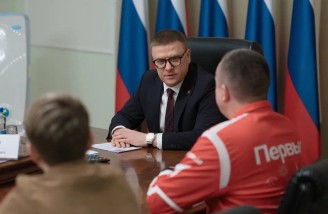 Губернатор Алексей Текслер встретился с руководителем Движения Первых, Героем России Артуром Орловым