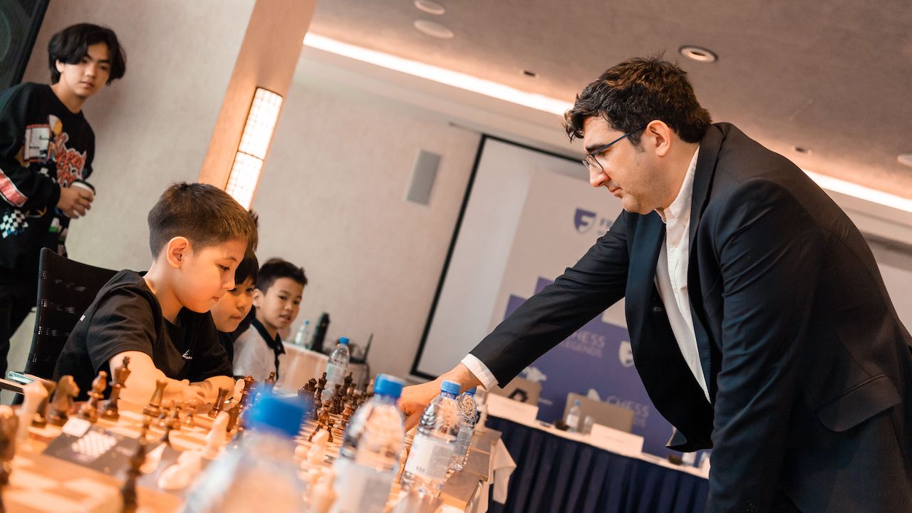 норман фостер дворец мира и согласия. флаг казахстана. казахская кухня. астана столица казахстана. школы в казахстане.