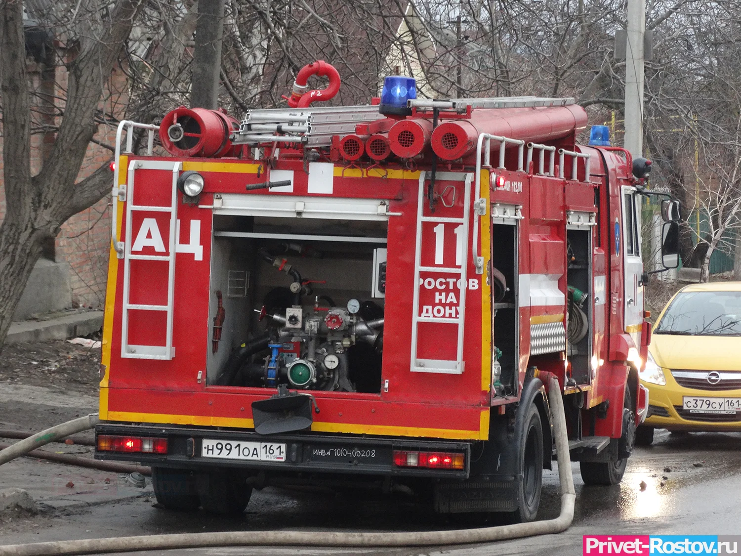 В Ростове на улице 12 Декабря в пожаре погибли два человека