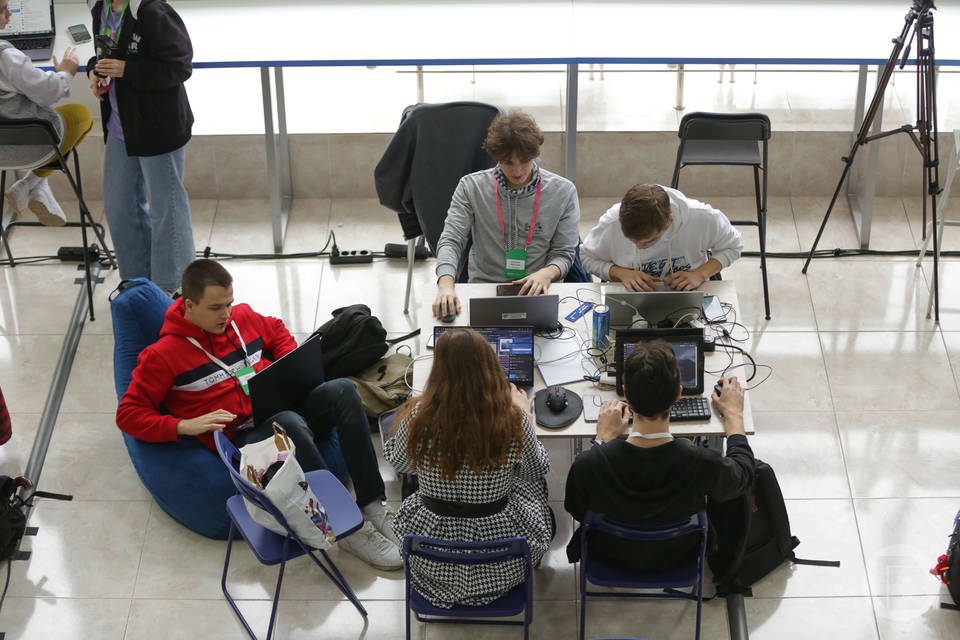 Сбер, Нетология и крупные вузы страны объединились для подготовки ИТ-специалистов