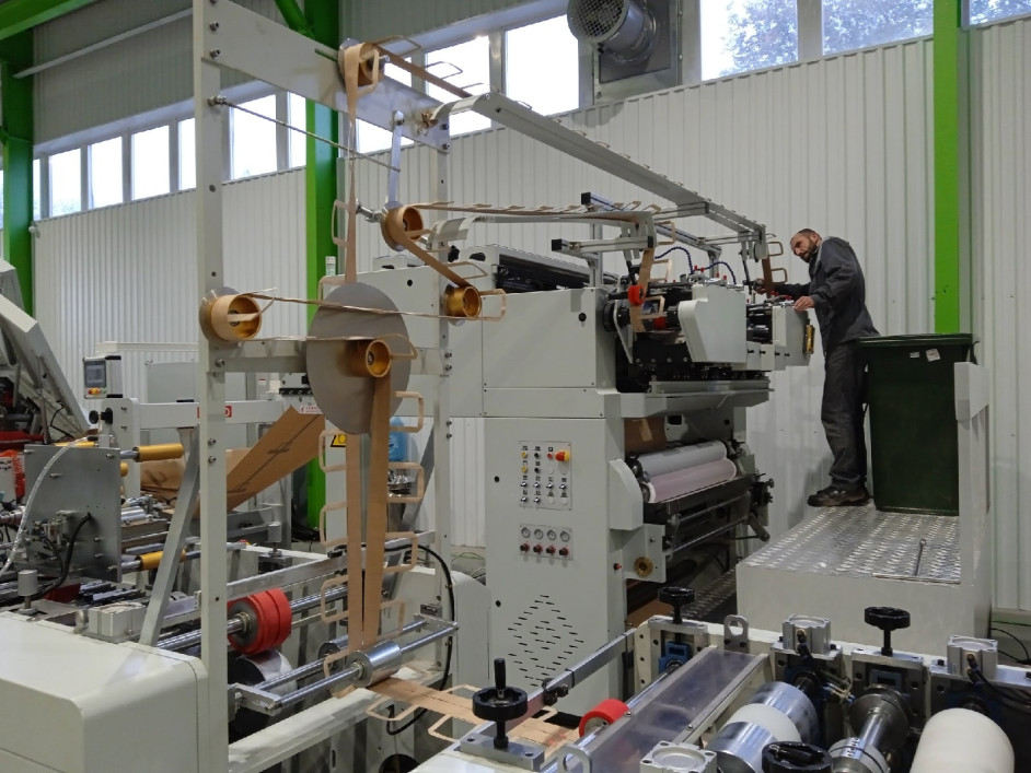 Бумажная мануфактура полотняный завод. Полотняный завод калужская область мануфактура. Полотняный завод бумажная фабрика. Полотняный завод бумажная фабрика. Бумажная фабрика калуга.