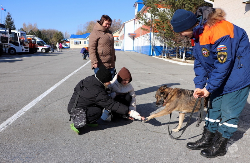 Поисково-спасательному отряду ГУ МЧС России по Хабаровскому краю исполнилось 33 года