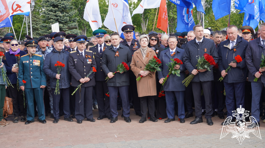 В Саратове руководство территориального Управления приняло участие в церемонии возложении цветов к Вечному огню в парке Победы