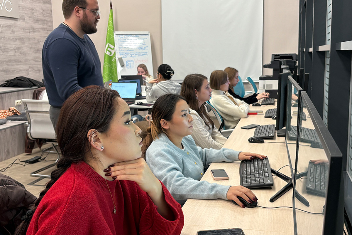 Для студентов был организован мастер-класс по моделированию зданий и сооружений 