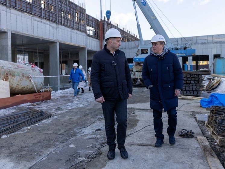 Губернатор Валерий Лимаренко проинспектировал строительство кампуса СахалинТех