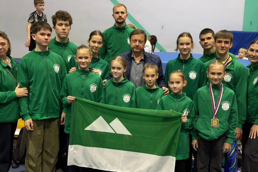 Акробаты из Кургана покорили Кубок Урала