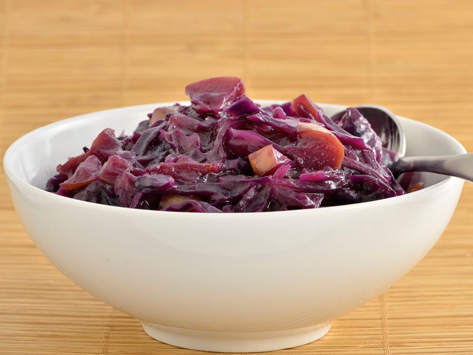Краснокочанная капуста со сливами: элегантную закуску подает гурман из Бронниц